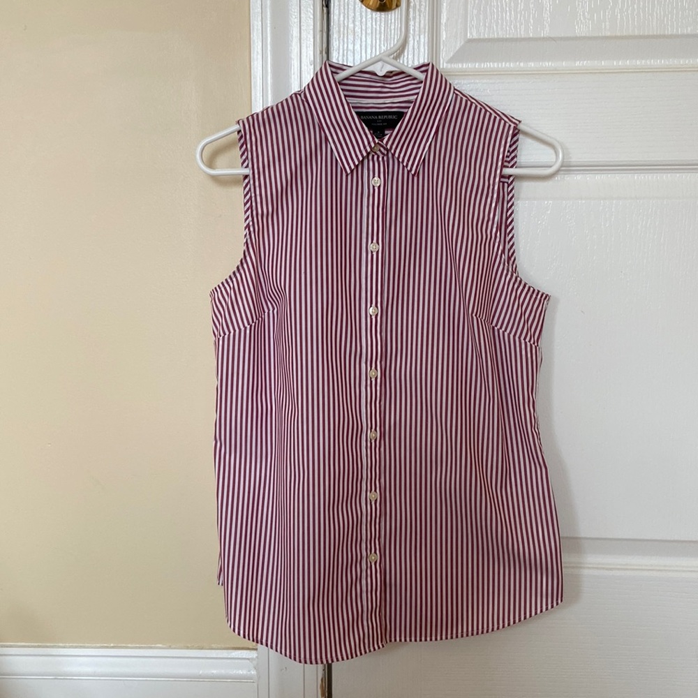 Banana Republic Sleeveless Button Up